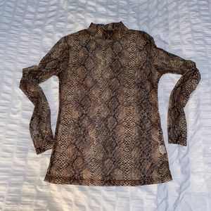 Turtle neck long sleeve